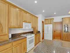 06-725 N Country Club Dr 06-725 N Country Club Dr